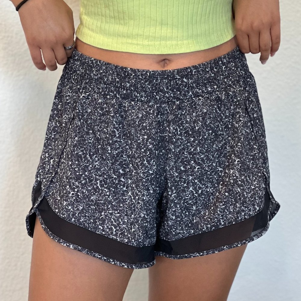 Athleta 4" Run Shorts, black and white patterned, size small